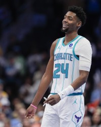 开云登录入口地址-今天有点毛躁！米勒6失误4犯规仅出场21分钟 9中4拿11分&amp;正负值-9