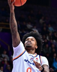 队史第二！上海双杀宁波豪取17连胜 李添荣24分古德温32+8